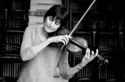 Barbara Doll Violine; Foto privat Barbara Doll, Violine; Foto privat