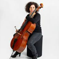 Stéphanie Meyer, fotografiert von Gabriel Isserlis Stéphanie Meyer, fotografiert von Gabriel Isserlis